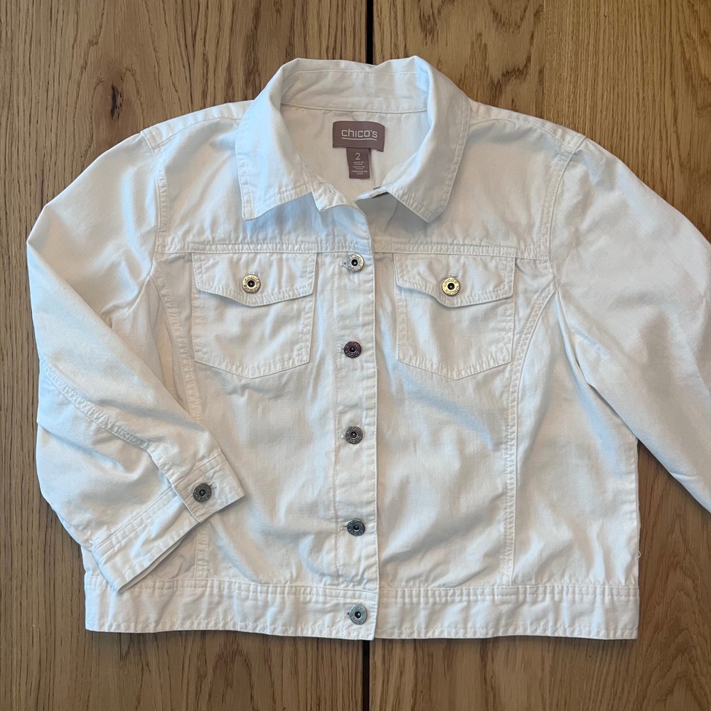 Chicos White Cotton Cropped Denim Jacket Size 2‎ Button Front 3/4 Sleeve